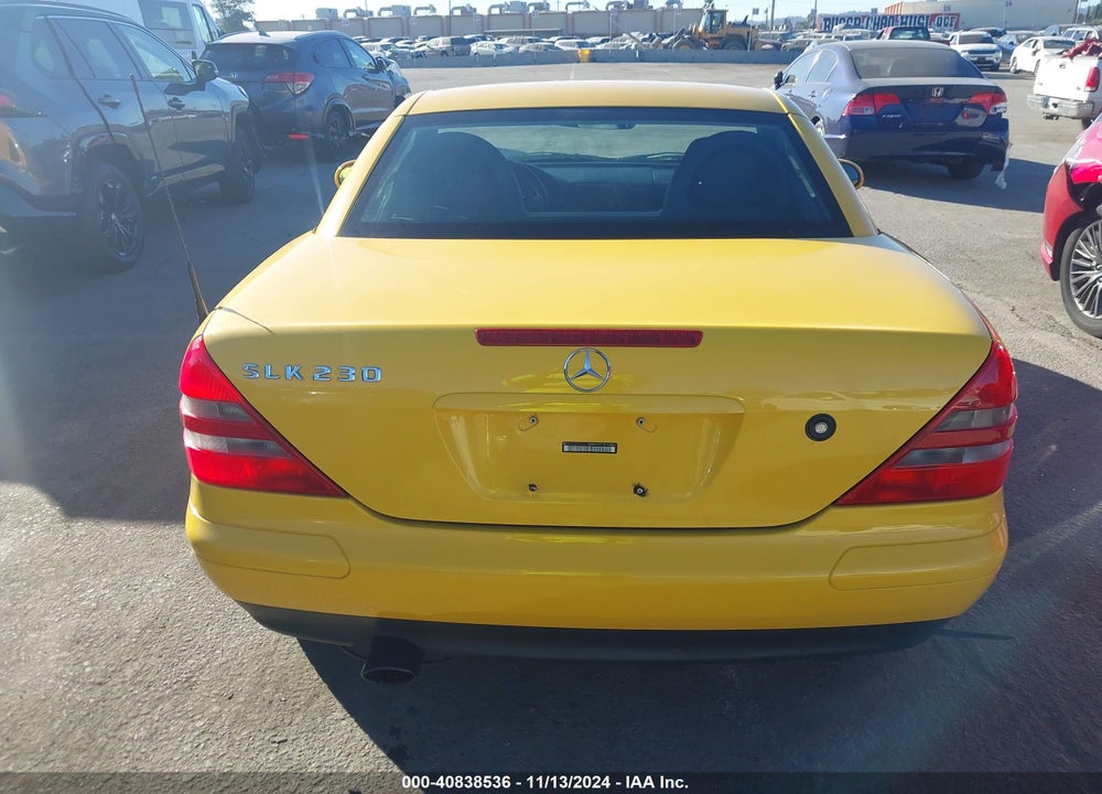 1998 MERCEDES-BENZ SLK 230 VIN: WDBKK47F7WF048569