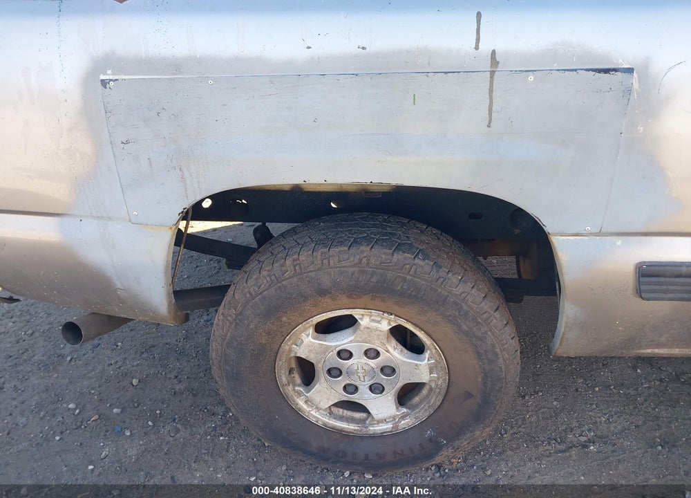 2001 CHEVROLET SILVERADO 1500 LS VIN: 1GCEK19TX1E230393
