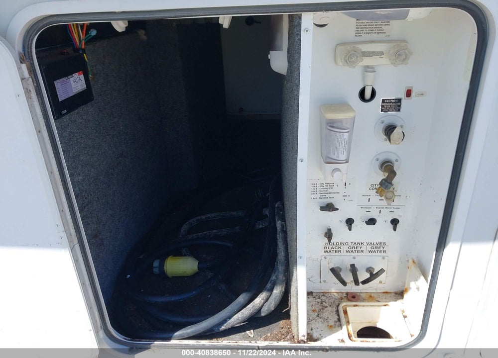 2010 5TH WHEEL OTHER VIN: 1UJCJ0BT9A1LH0095
