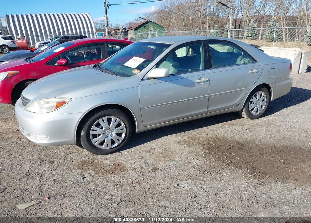 2002 TOYOTA CAMRY XLE VIN: 4T1BE30K42U042028