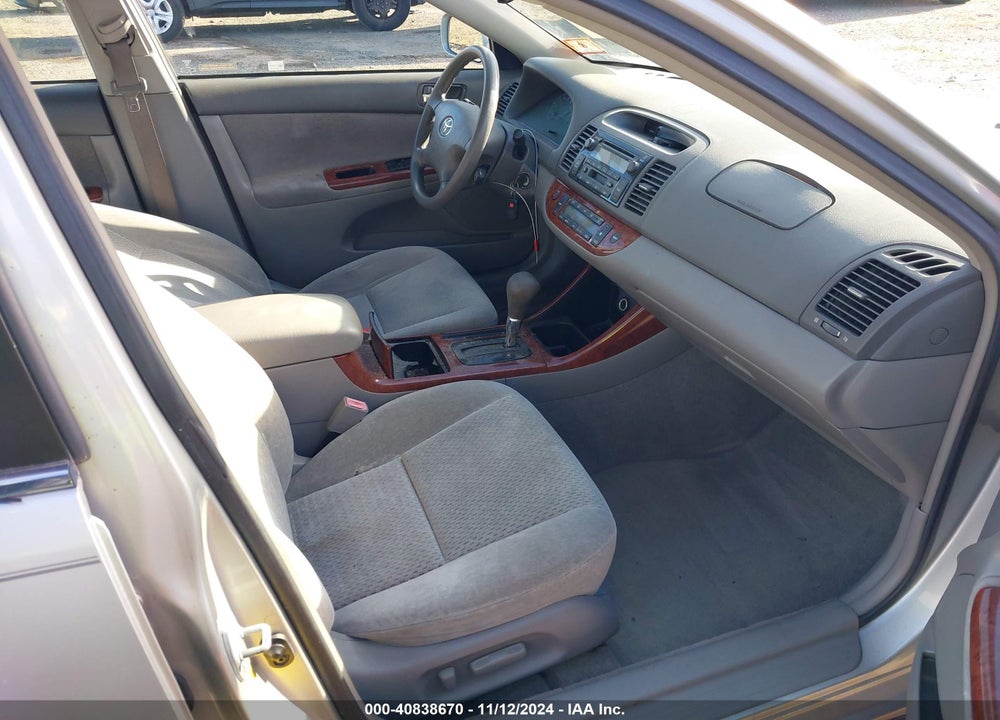 2002 TOYOTA CAMRY XLE VIN: 4T1BE30K42U042028
