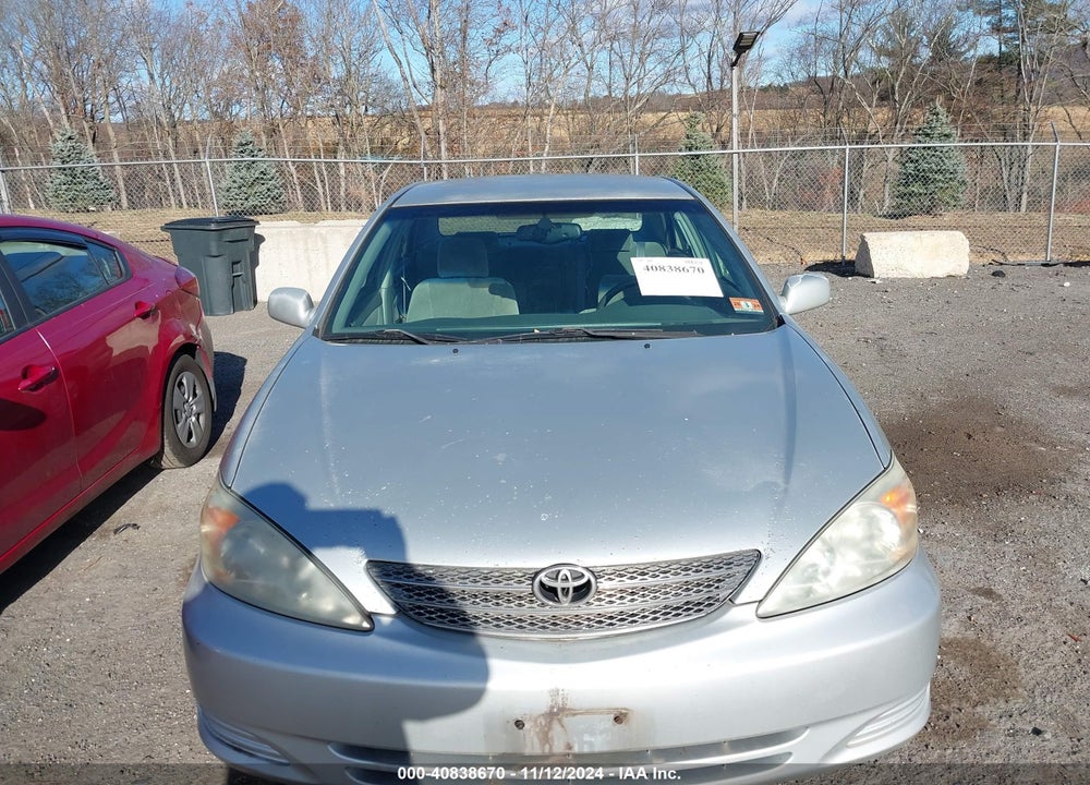 2002 TOYOTA CAMRY XLE VIN: 4T1BE30K42U042028
