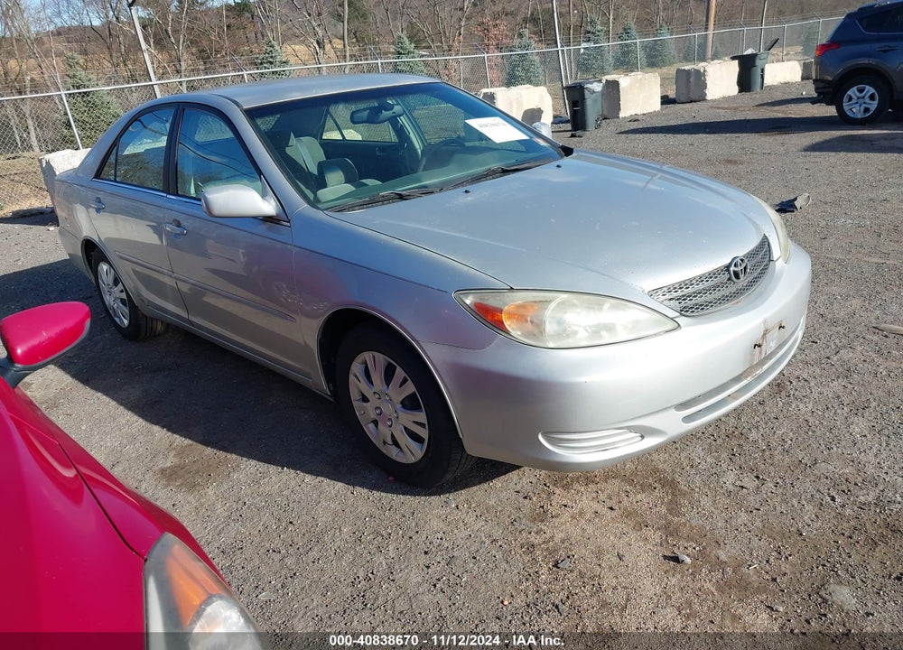 2002 TOYOTA CAMRY XLE VIN: 4T1BE30K42U042028