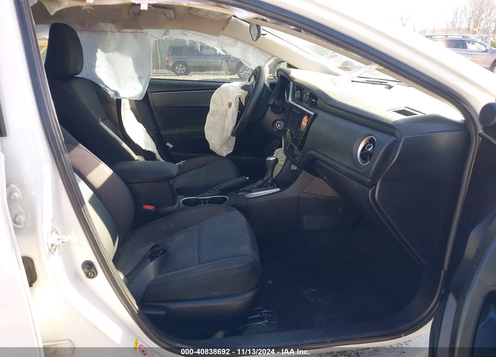 2019 TOYOTA COROLLA LE VIN: 5YFBURHEXKP912547