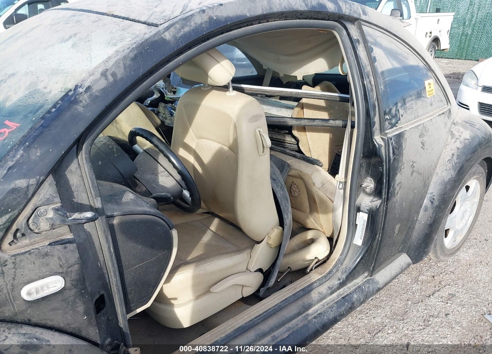 2000 VOLKSWAGEN NEW BEETLE GLX VIN: 3VWDD21C4YM443199