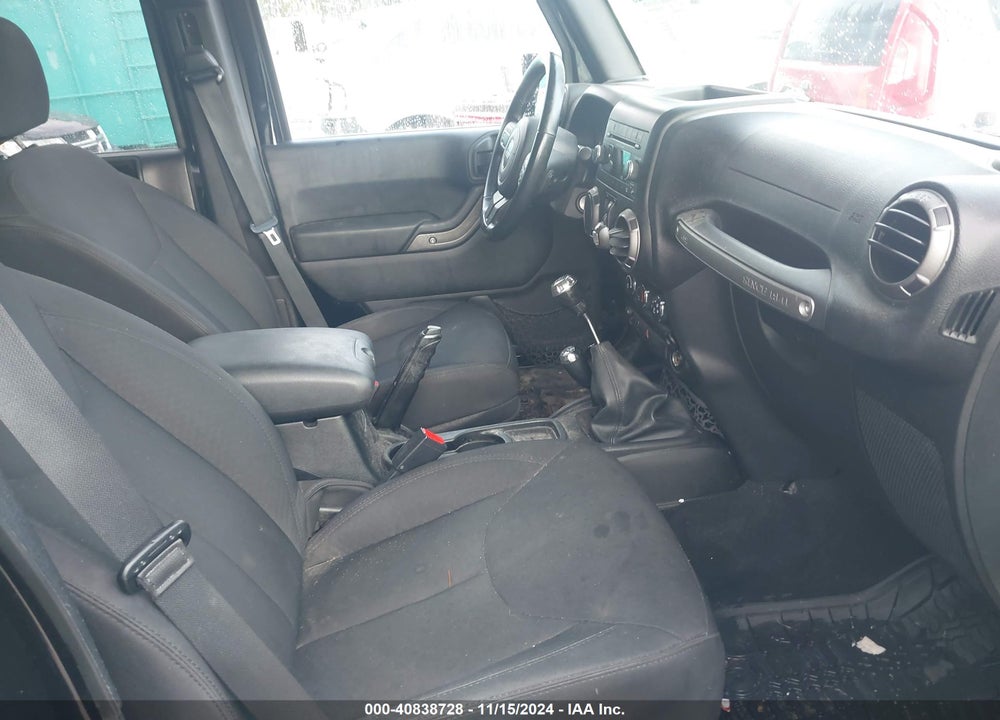 2015 JEEP WRANGLER UNLIMITED SPORT VIN: 1C4BJWDG5FL500713