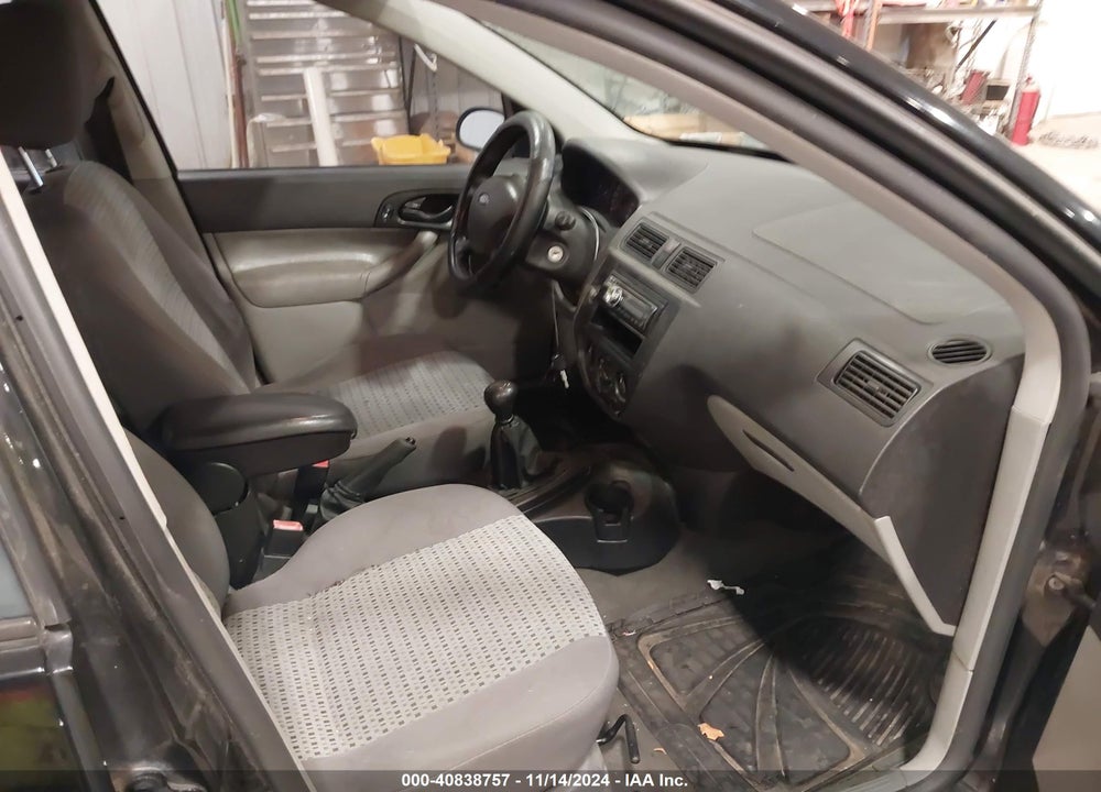 2006 FORD FOCUS ZX4 VIN: 1FAHP34N56W177435