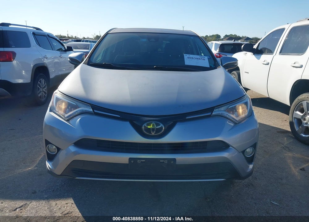 2018 TOYOTA RAV4 XLE VIN: 2T3WFREV8JW414951