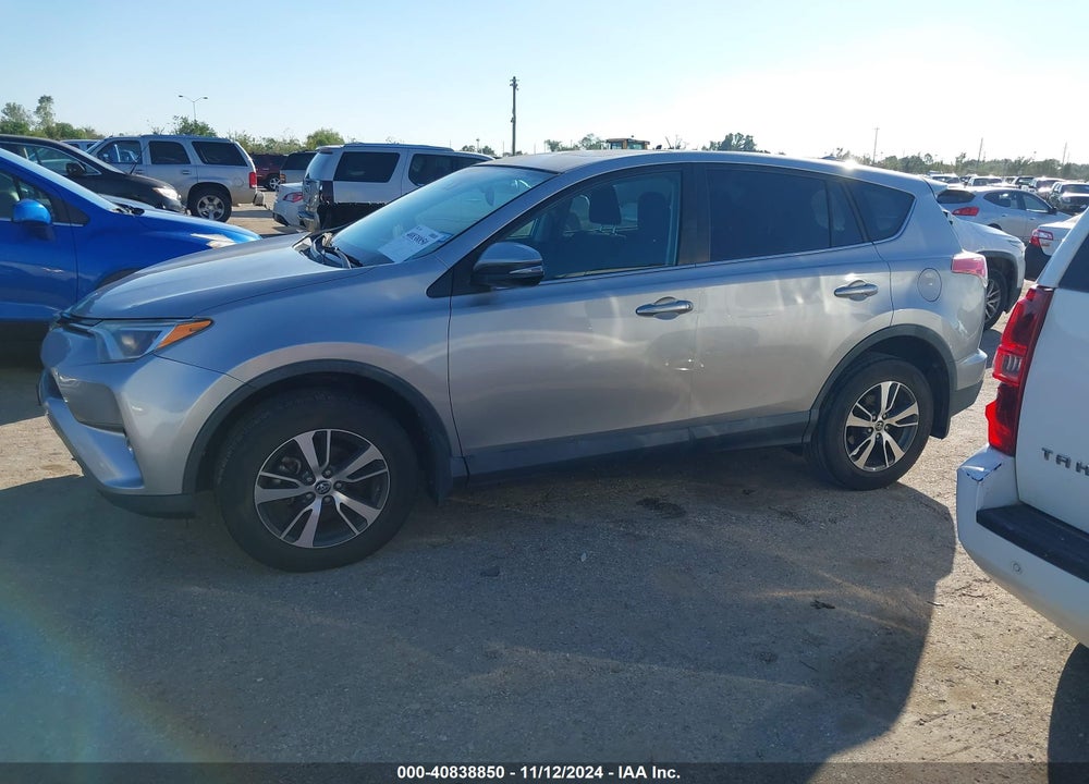 2018 TOYOTA RAV4 XLE VIN: 2T3WFREV8JW414951