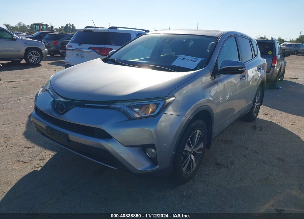2018 TOYOTA RAV4 XLE VIN: 2T3WFREV8JW414951