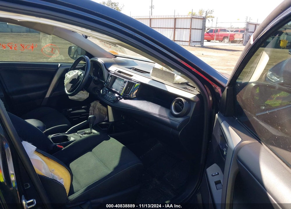 2017 TOYOTA RAV4 XLE VIN: 2T3RFREV6HW614539