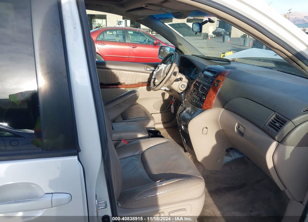 2005 TOYOTA SIENNA XLE VIN: 5TDZA22C95S376059