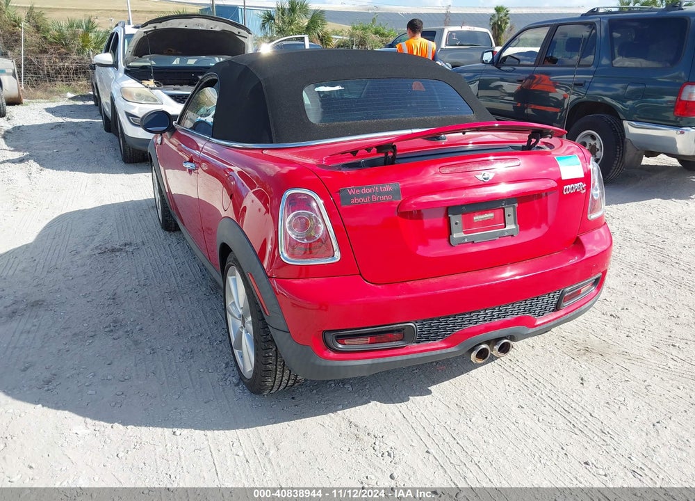 2013 MINI ROADSTER COOPER S VIN: WMWSY3C51DT594562