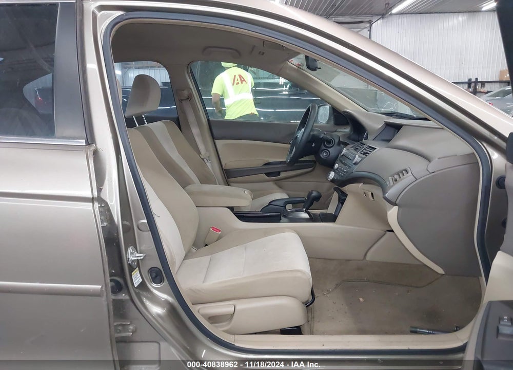 2009 HONDA ACCORD 2.4 LX VIN: 1HGCP26369A023989