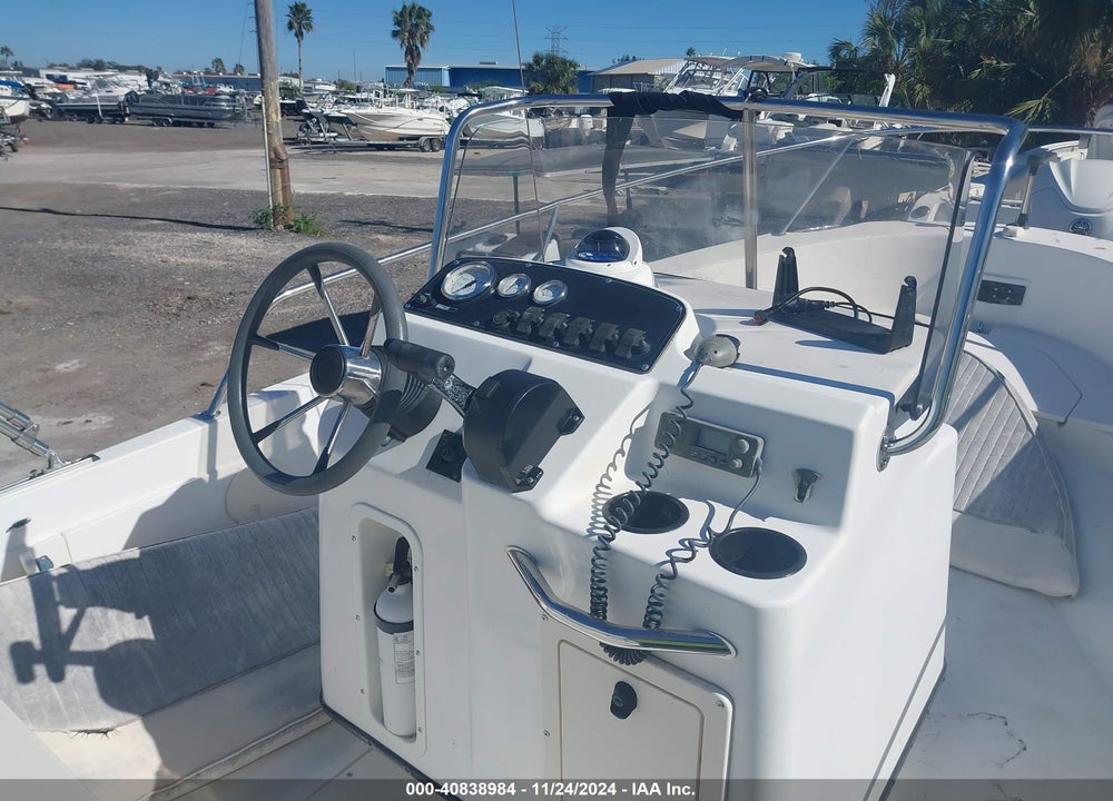 2000 BOSTON WHALER OTHER VIN: BWCAM877B000