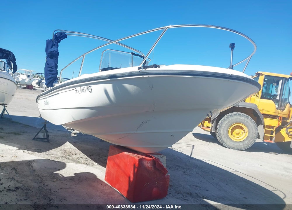 2000 BOSTON WHALER OTHER VIN: BWCAM877B000