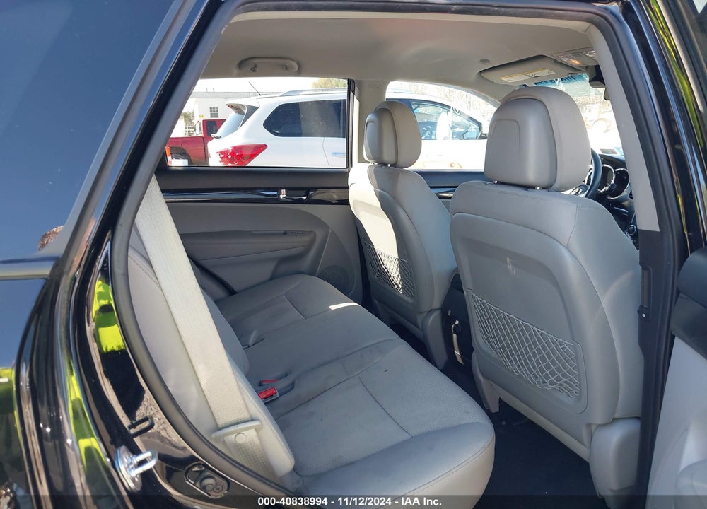 2013 KIA SORENTO LX V6 VIN: 5XYKTDA29DG327858