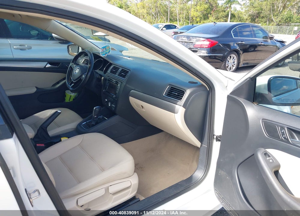 2015 VOLKSWAGEN JETTA VIN: 3VWD07AJ7FM346566