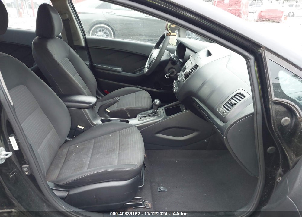 2015 KIA FORTE LX VIN: KNAFX4A63F5392786