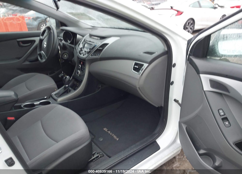2016 HYUNDAI ELANTRA SE VIN: 5NPDH4AE5GH742998
