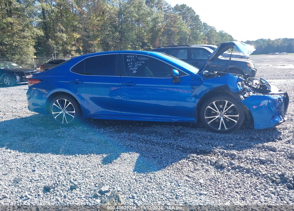 2018 TOYOTA CAMRY SE VIN: 4T1B11HK2JU024176