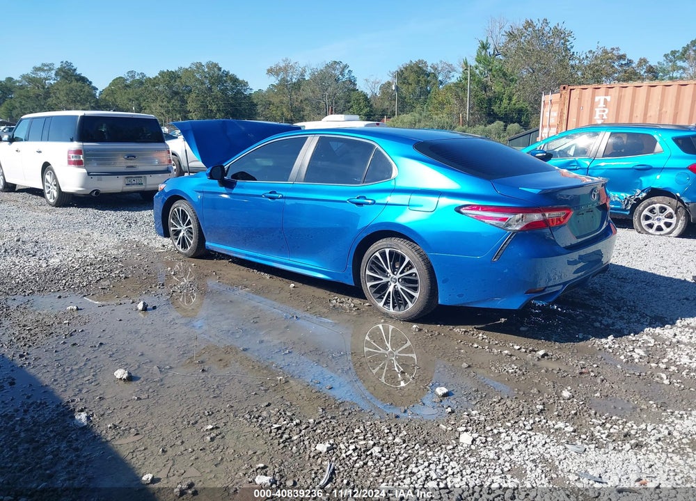 2018 TOYOTA CAMRY SE VIN: 4T1B11HK2JU024176