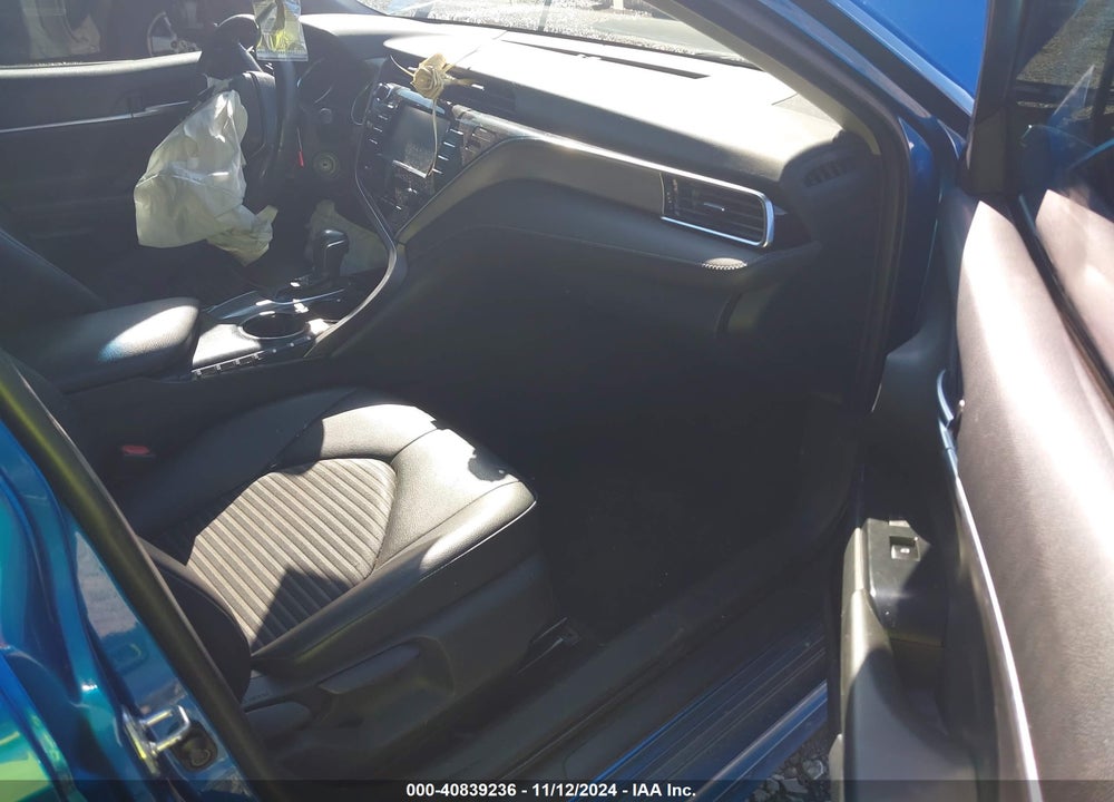 2018 TOYOTA CAMRY SE VIN: 4T1B11HK2JU024176