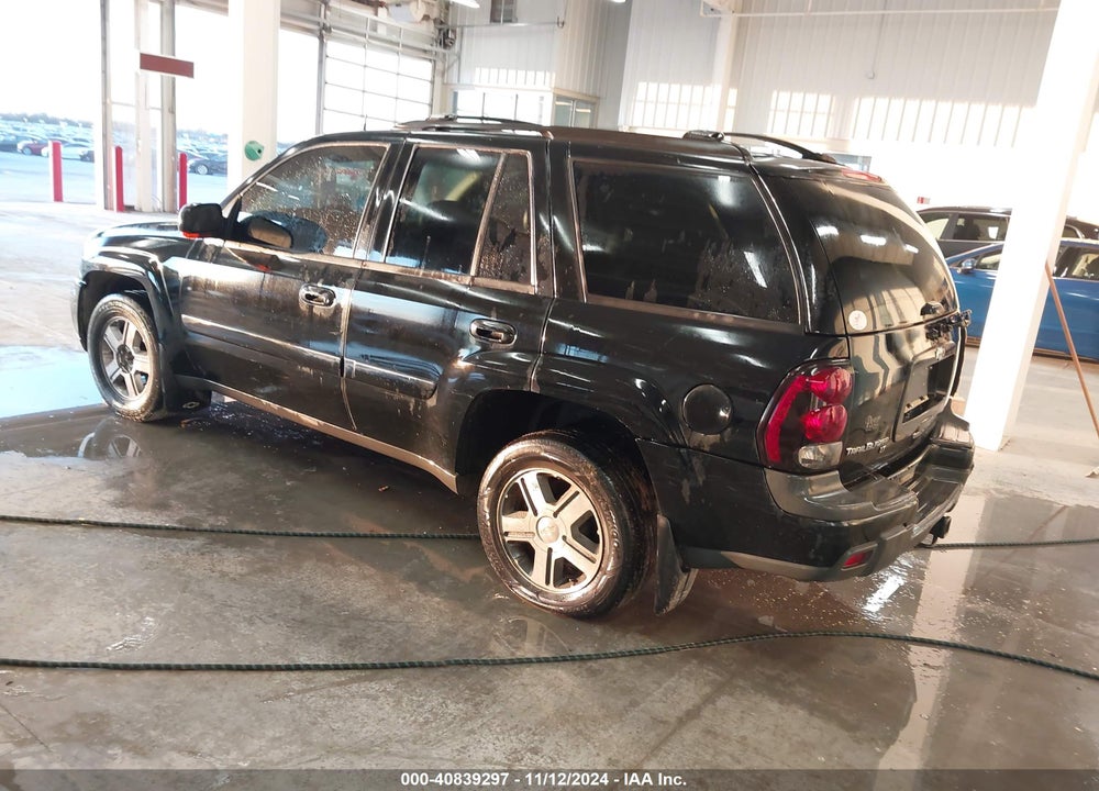 2005 CHEVROLET TRAILBLAZER LT VIN: 1GNDT13S852135452