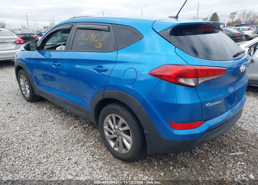 2017 HYUNDAI TUCSON SE VIN: KM8J23A41HU302852