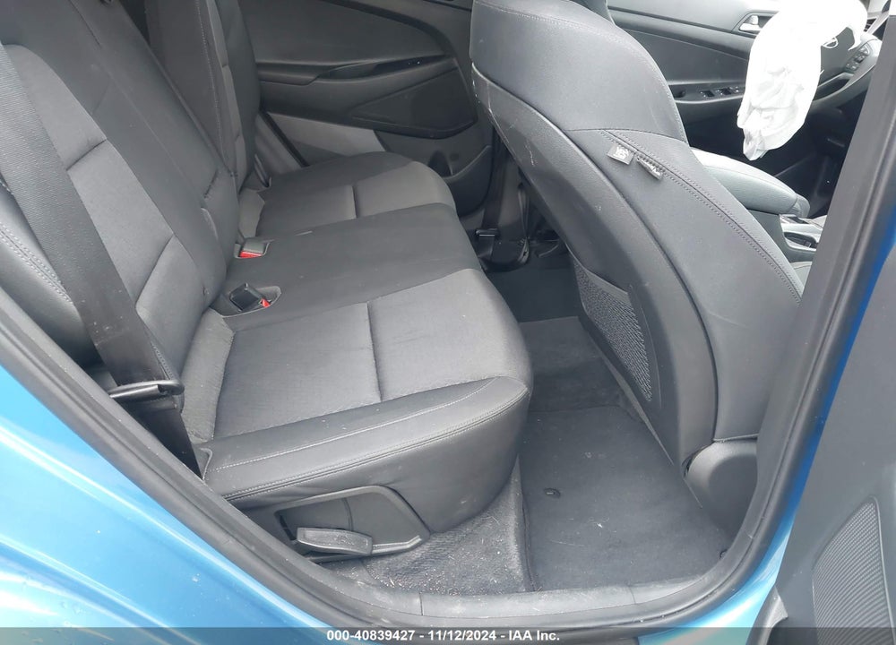 2017 HYUNDAI TUCSON SE VIN: KM8J23A41HU302852