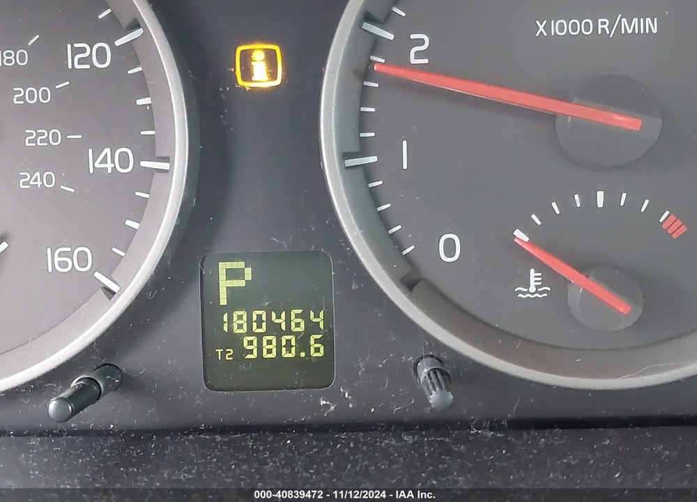 2005 VOLVO S40 2.4I VIN: YV1MS382752060060