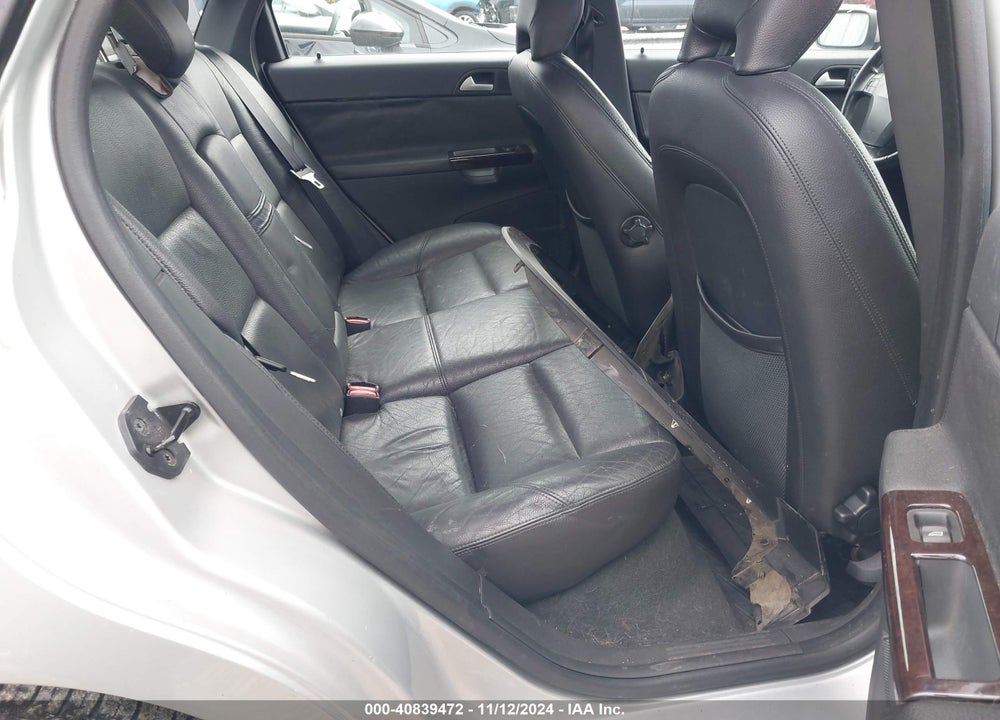 2005 VOLVO S40 2.4I VIN: YV1MS382752060060