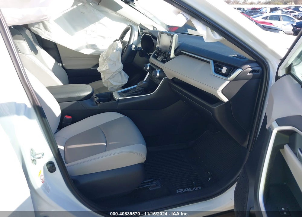 2019 TOYOTA RAV4 XLE PREMIUM VIN: 2T3C1RFV1KW016904