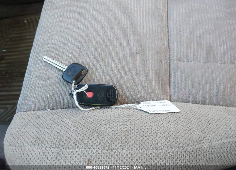 2000 TOYOTA 4RUNNER SR5 V6 VIN: JT3HN86R3Y0287519