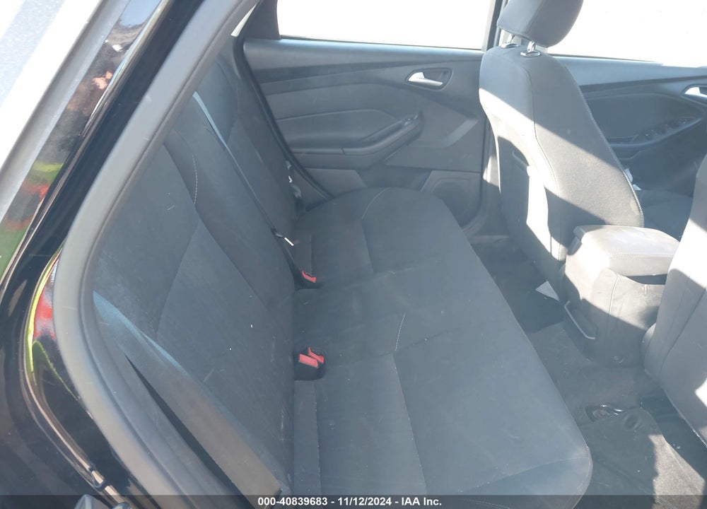 2016 FORD FOCUS SE VIN: 1FADP3F22GL332169