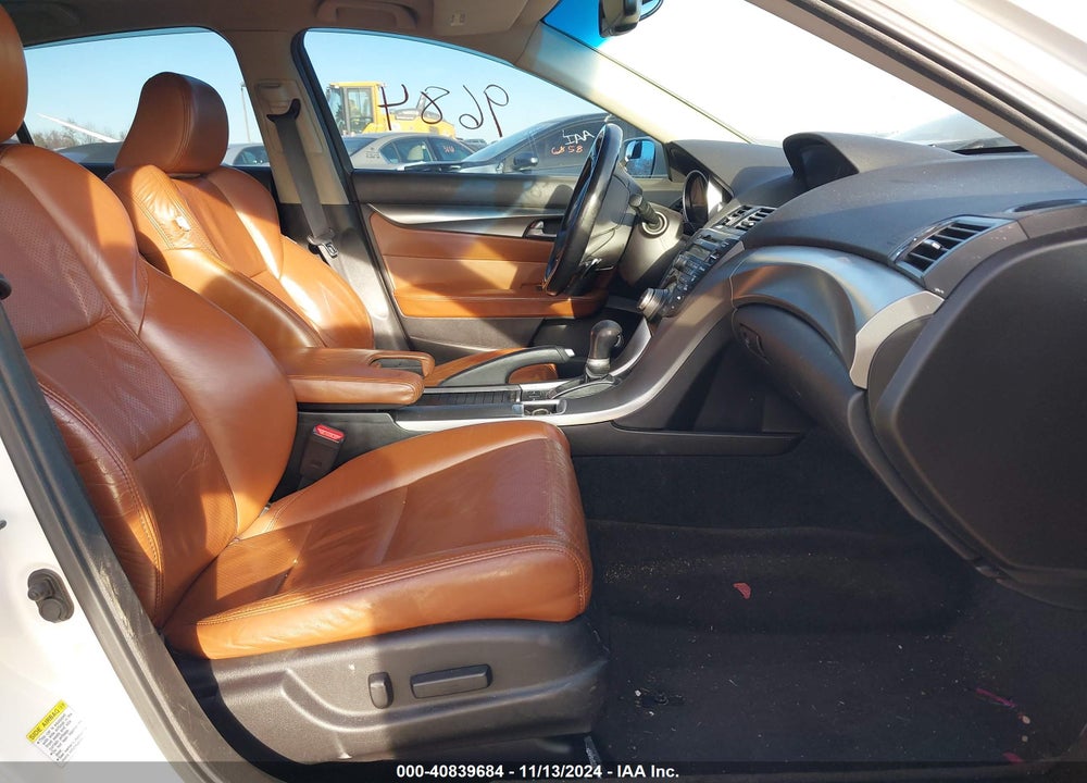 2011 ACURA TL 3.7 VIN: 19UUA9F58BA001658
