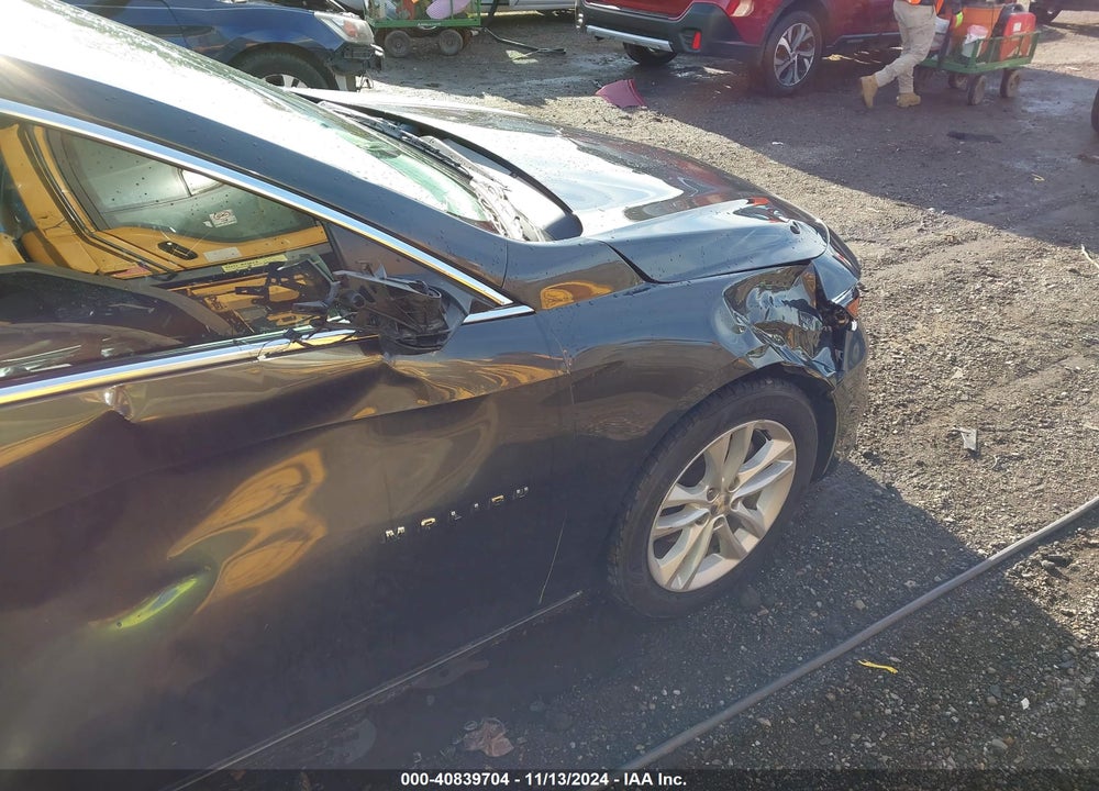 2018 CHEVROLET MALIBU LT VIN: 1G1ZD5ST0JF228541
