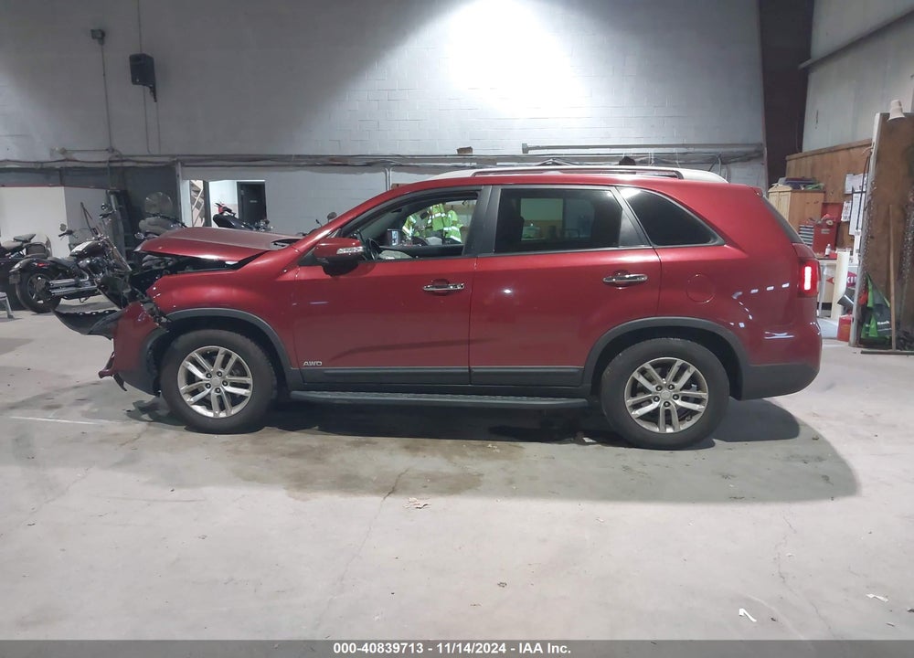 2015 KIA SORENTO LX VIN: 5XYKTCA65FG606787
