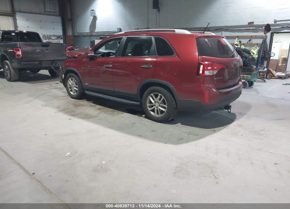 2015 KIA SORENTO LX VIN: 5XYKTCA65FG606787