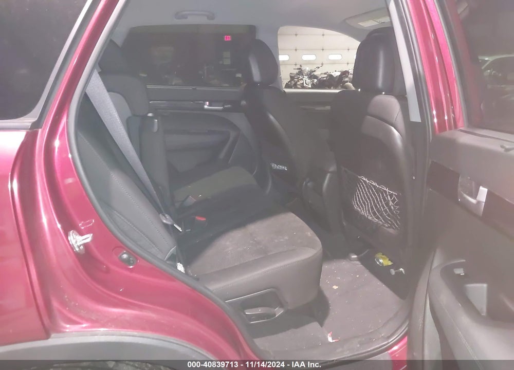 2015 KIA SORENTO LX VIN: 5XYKTCA65FG606787