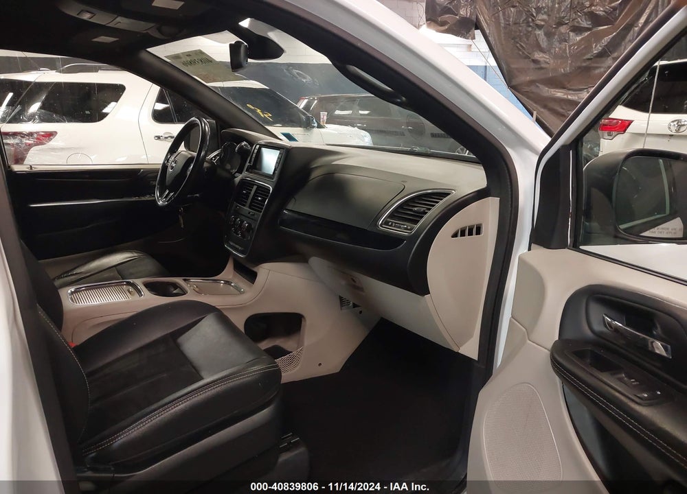 2019 DODGE GRAND CARAVAN SXT VIN: 2C4RDGCG6KR542970