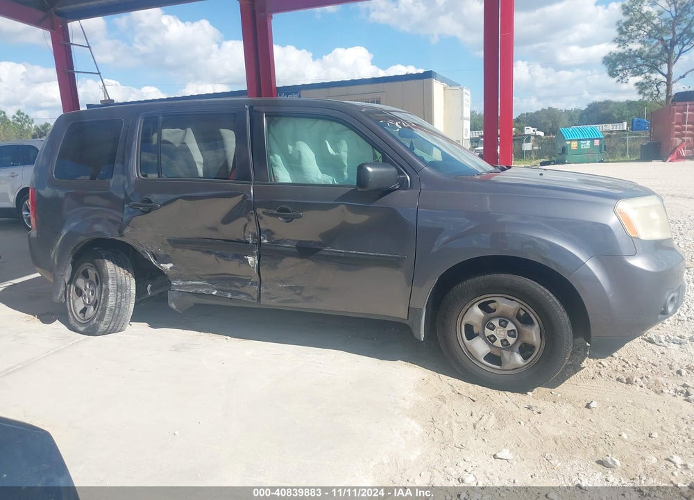 2015 HONDA PILOT LX VIN: 5FNYF3H28FB034030