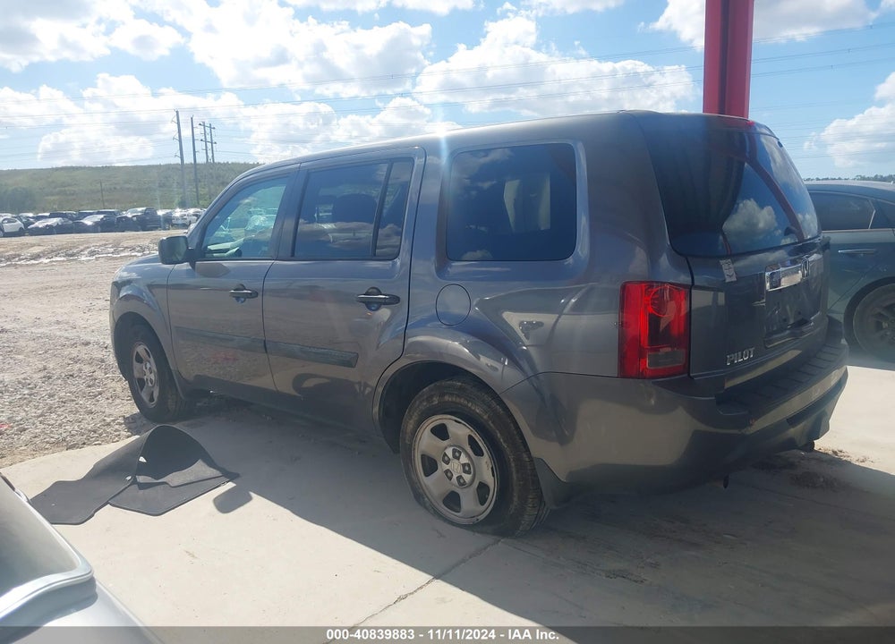 2015 HONDA PILOT LX VIN: 5FNYF3H28FB034030