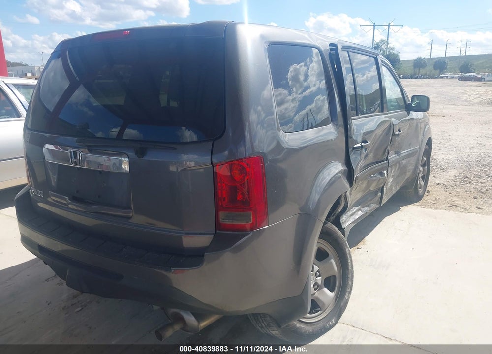 2015 HONDA PILOT LX VIN: 5FNYF3H28FB034030
