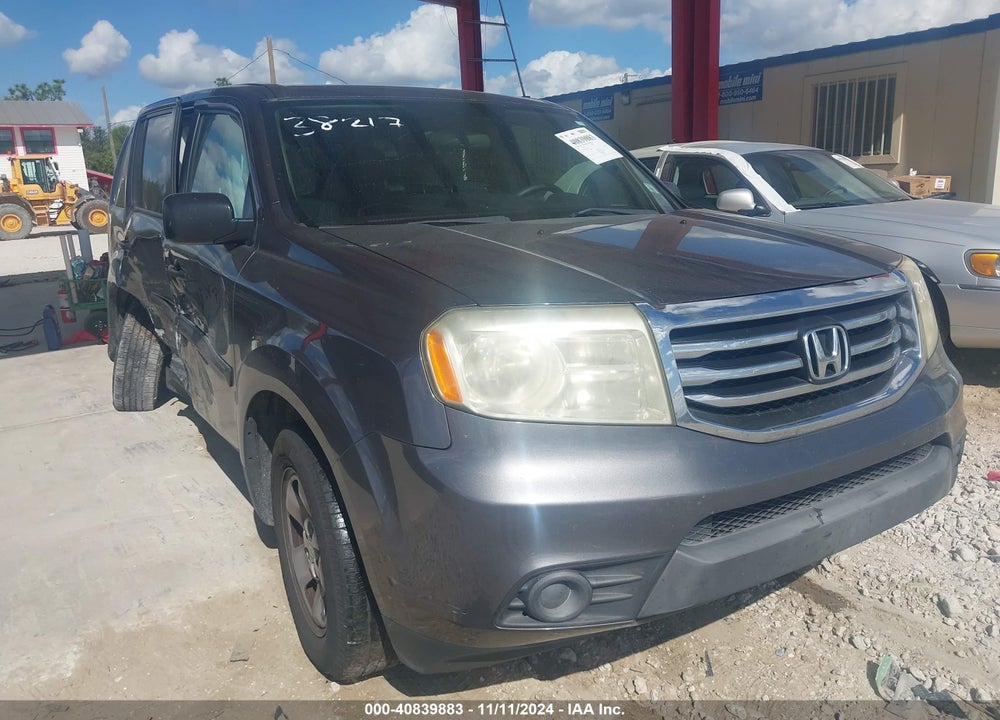2015 HONDA PILOT LX VIN: 5FNYF3H28FB034030