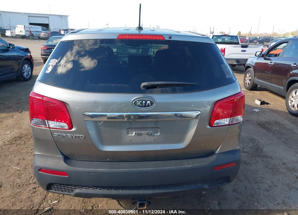 2013 KIA SORENTO LX VIN: 5XYKT3A1XDG371434