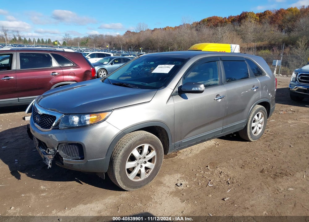 2013 KIA SORENTO LX VIN: 5XYKT3A1XDG371434