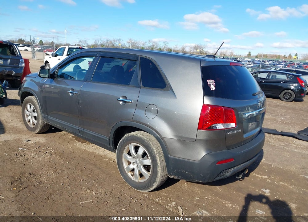 2013 KIA SORENTO LX VIN: 5XYKT3A1XDG371434
