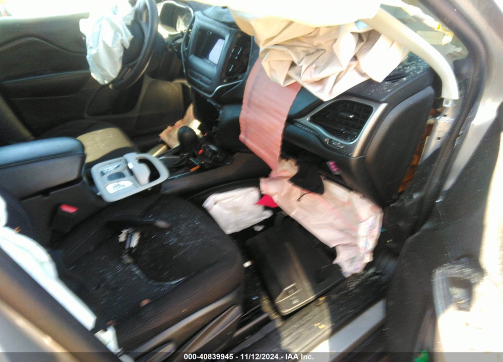 2020 JEEP CHEROKEE LATITUDE FWD VIN: 1C4PJLCB6LD653326
