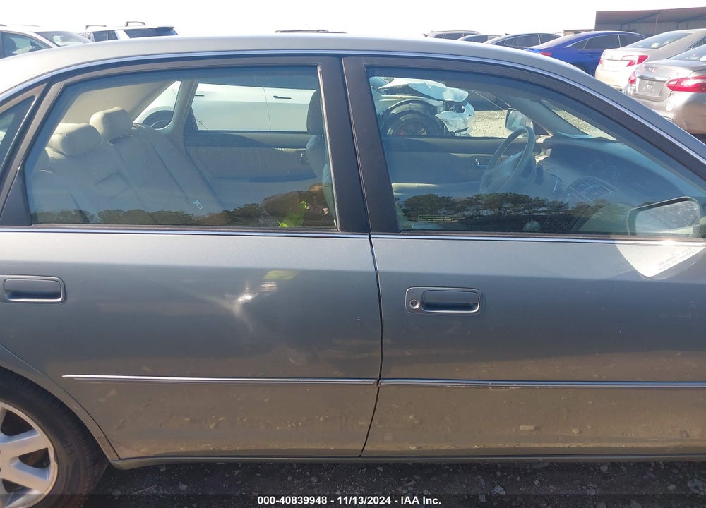 2001 TOYOTA AVALON XLS VIN: 4T1BF28B51U165394